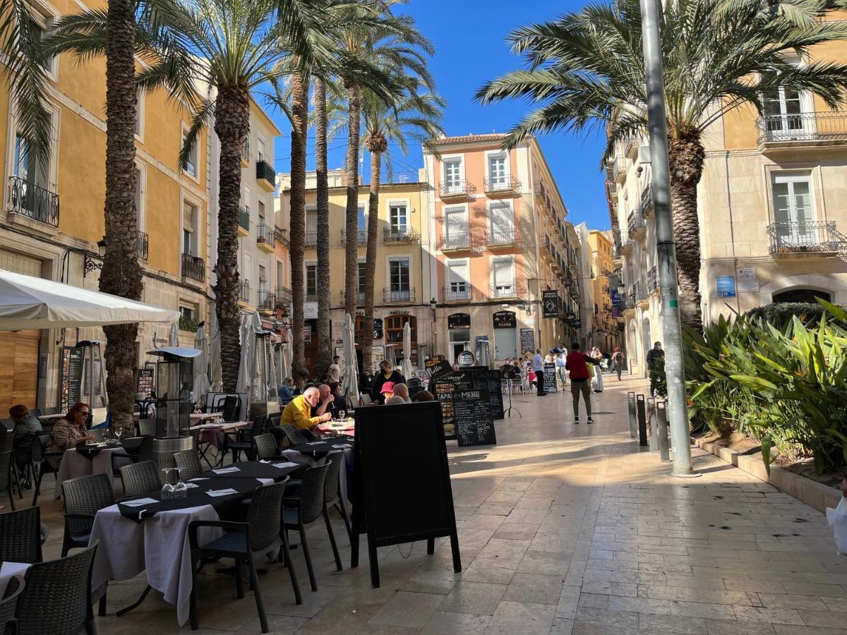 Alicante Beach Apartment *